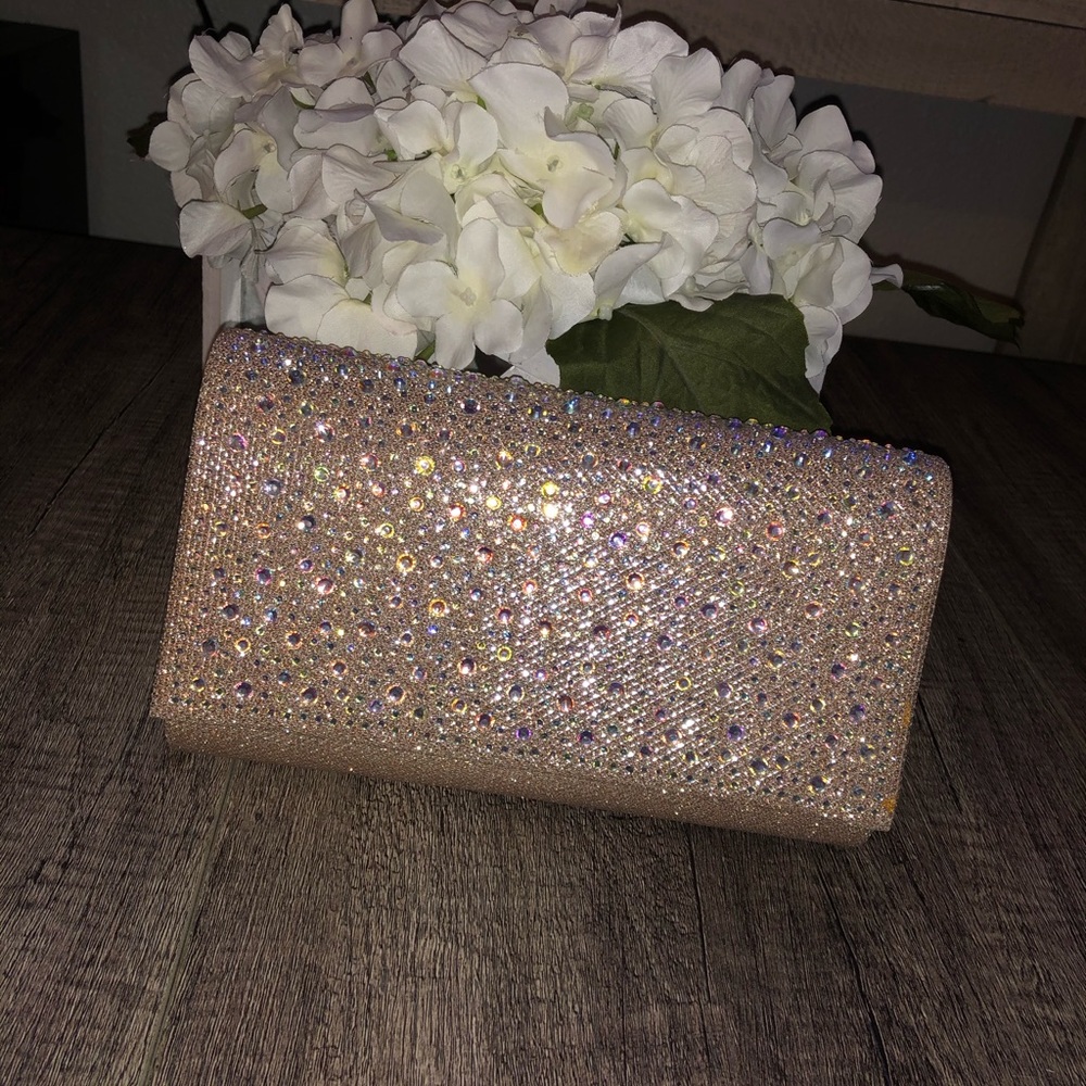 FORMAL CHAMPAGNE CLUTCH